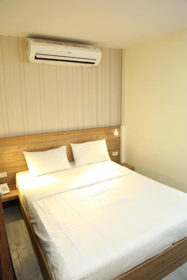 Rose Nana Hotel Bangkok Exterior foto